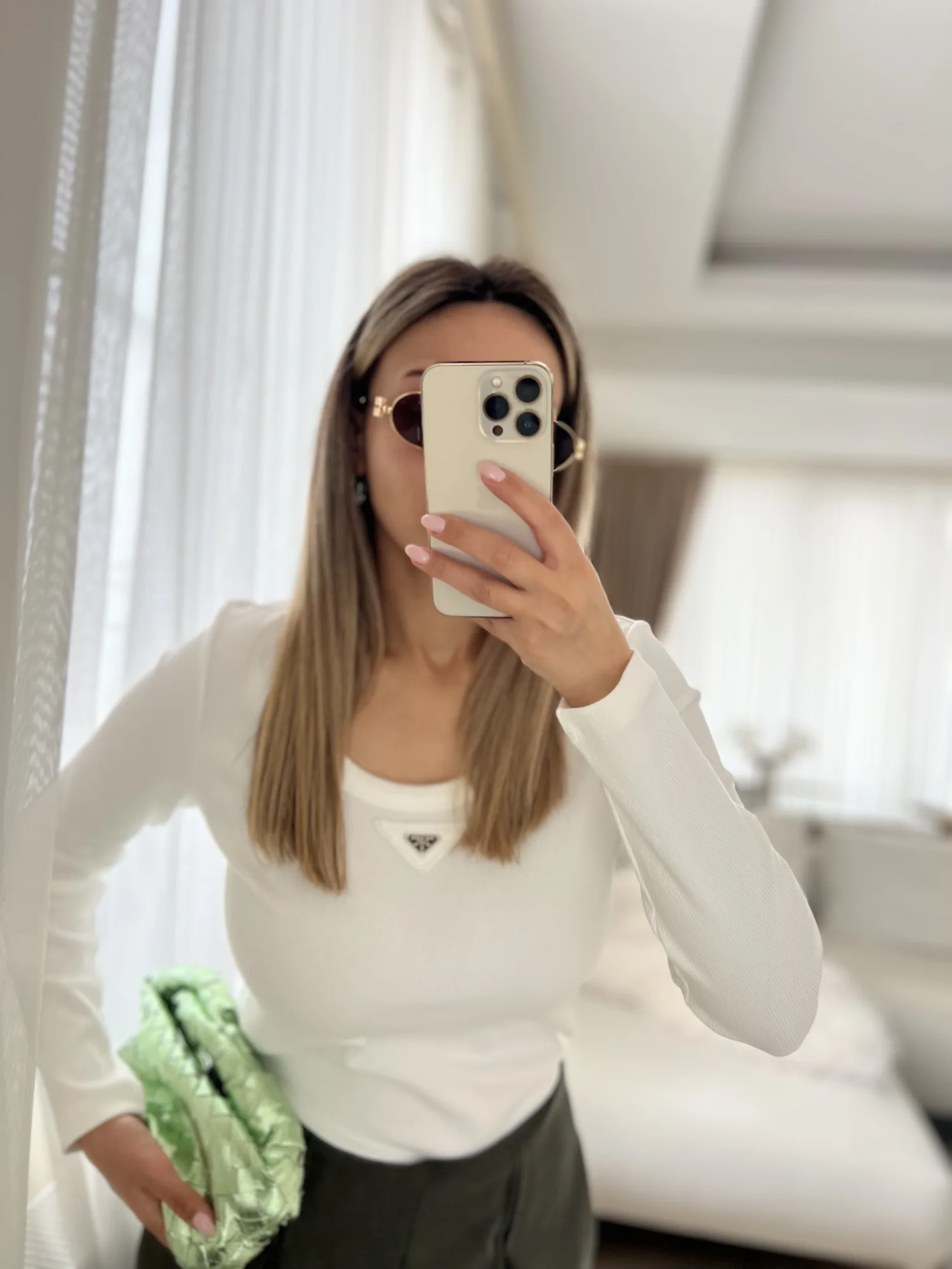Premium Beyaz Tokalı Bluz 2