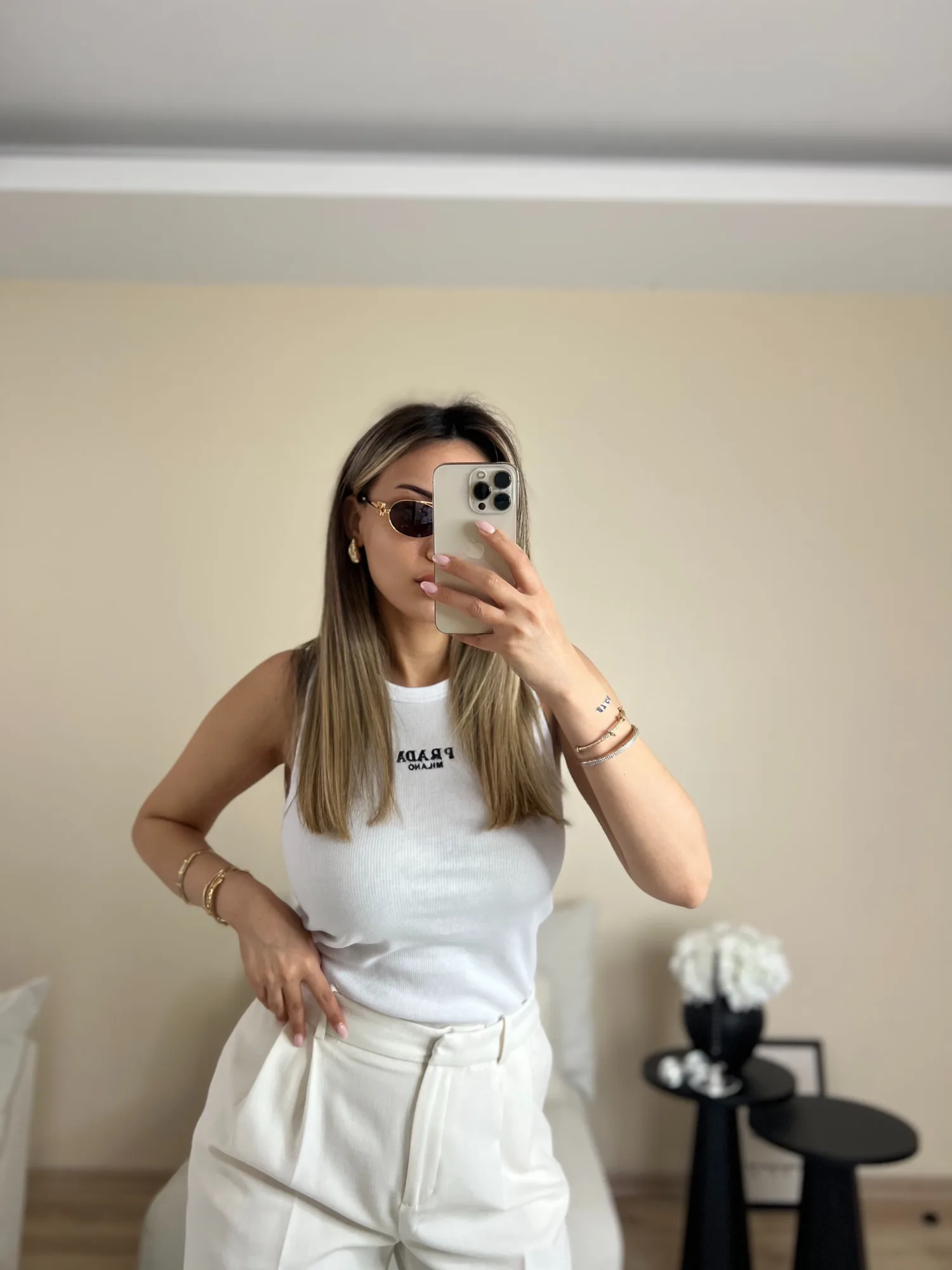 Marka model baskılı beyaz atlet