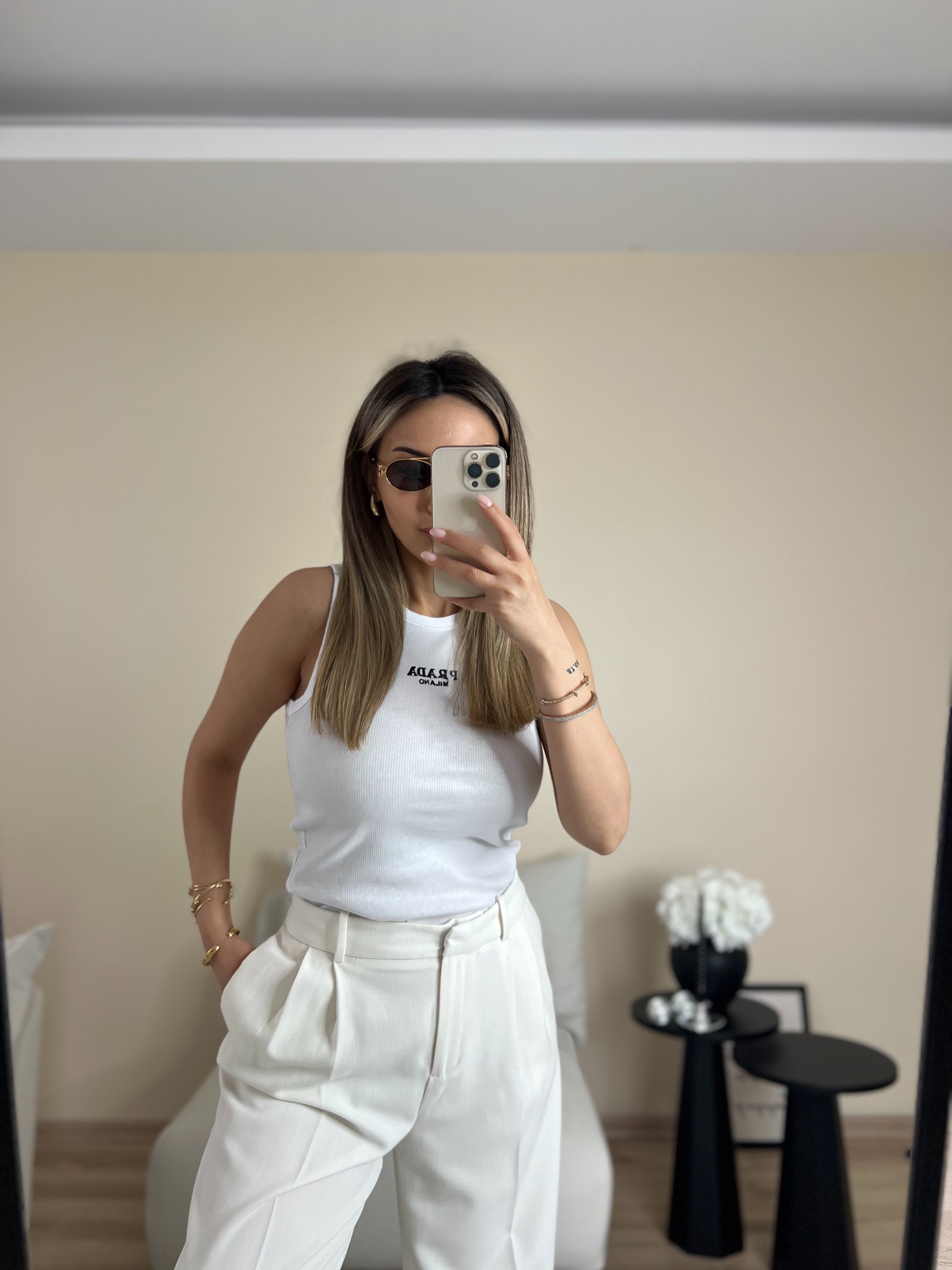 Marka model baskılı beyaz atlet thumbnail 2