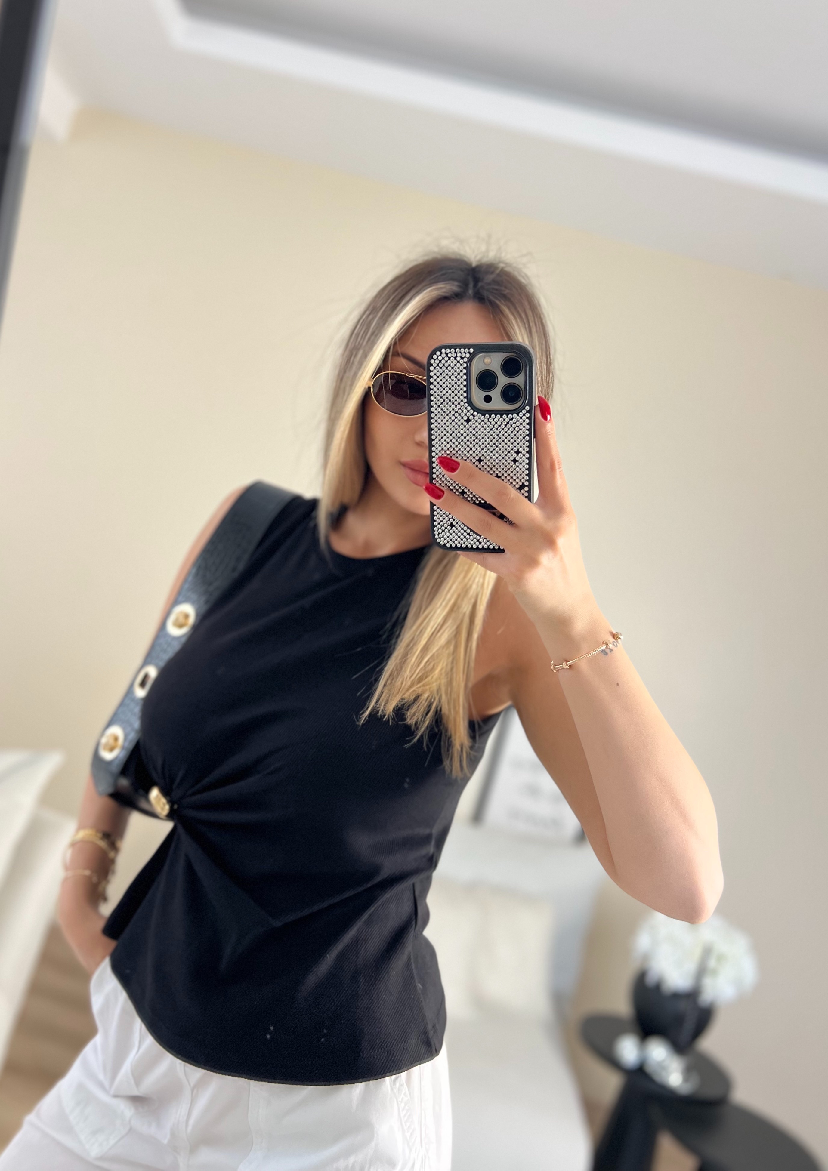 Marka model Lwe tokalı bluz thumbnail 2