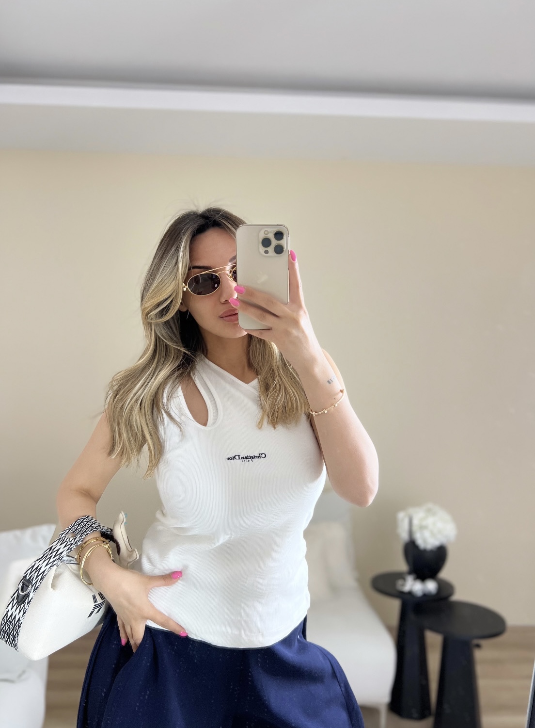 Premium çift taraflı beyaz atlet thumbnail 1