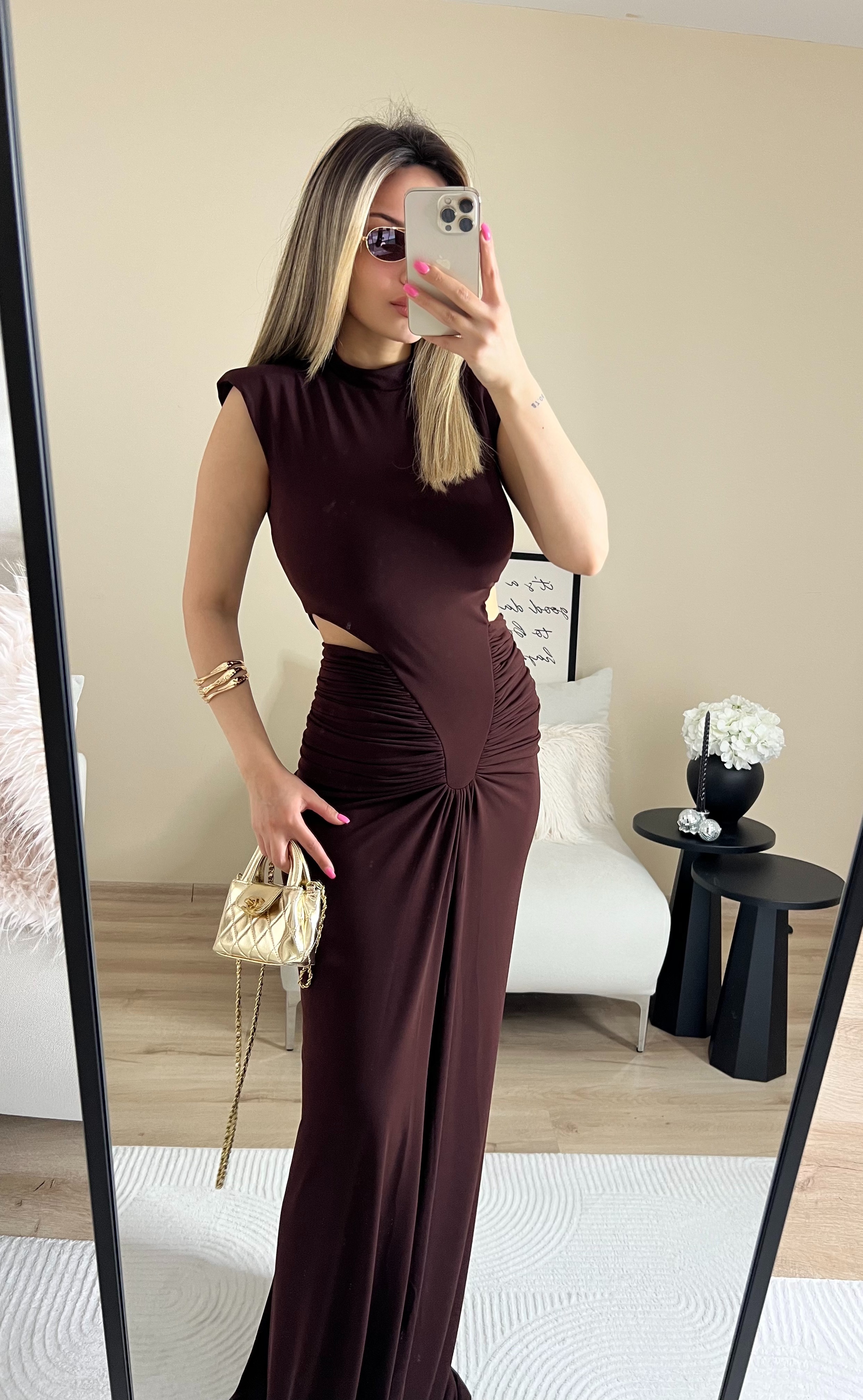 Kahverengi kolsuz Bel Dekolteli Drapeli uzun elbise thumbnail 1