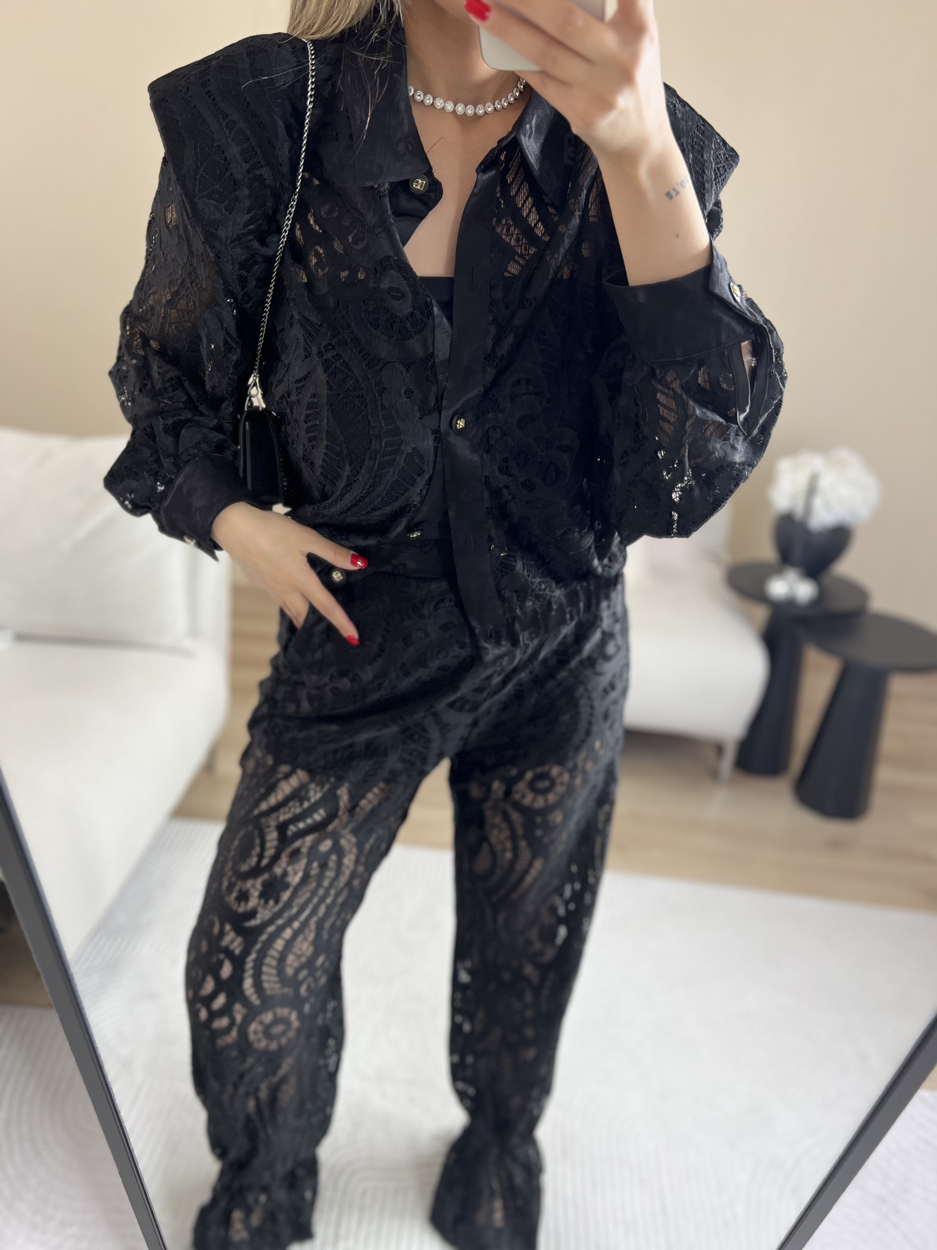 Premium Siyah dantelli takım thumbnail 1