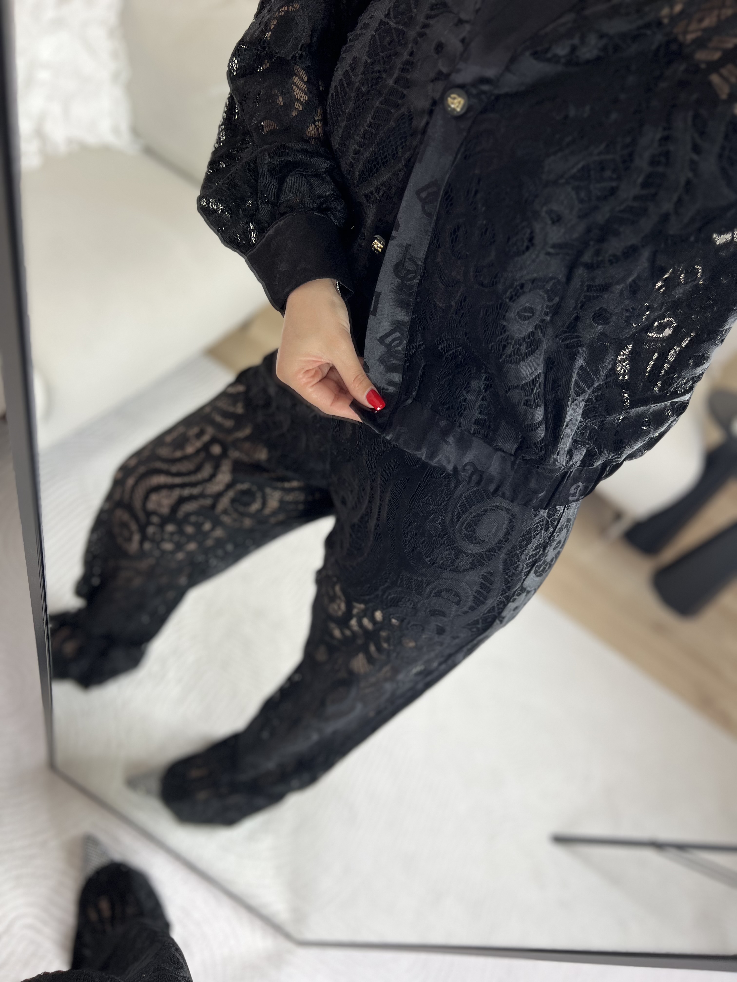 Premium Siyah dantelli takım thumbnail 3