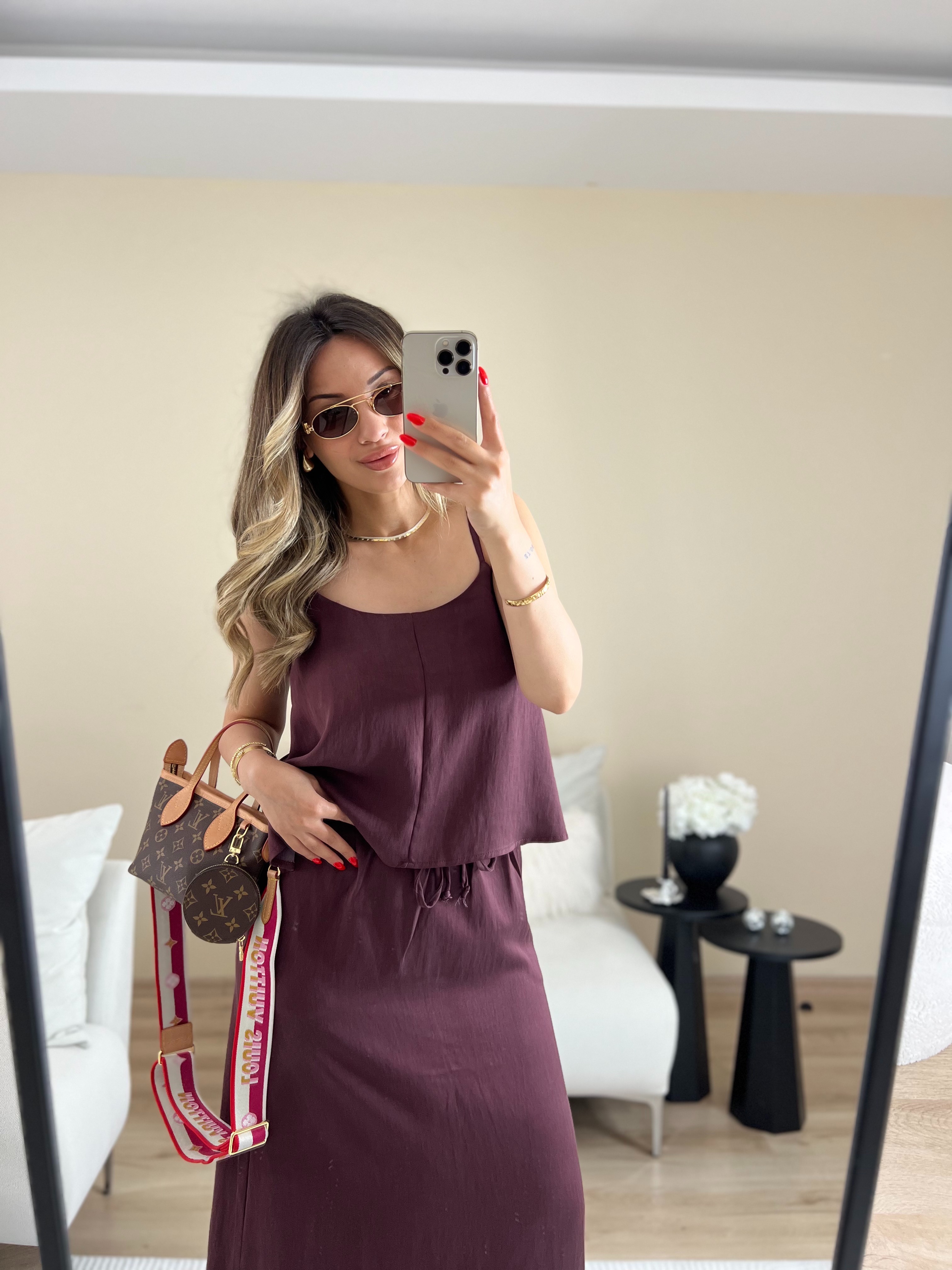 Bordo etek bluz takım thumbnail 2