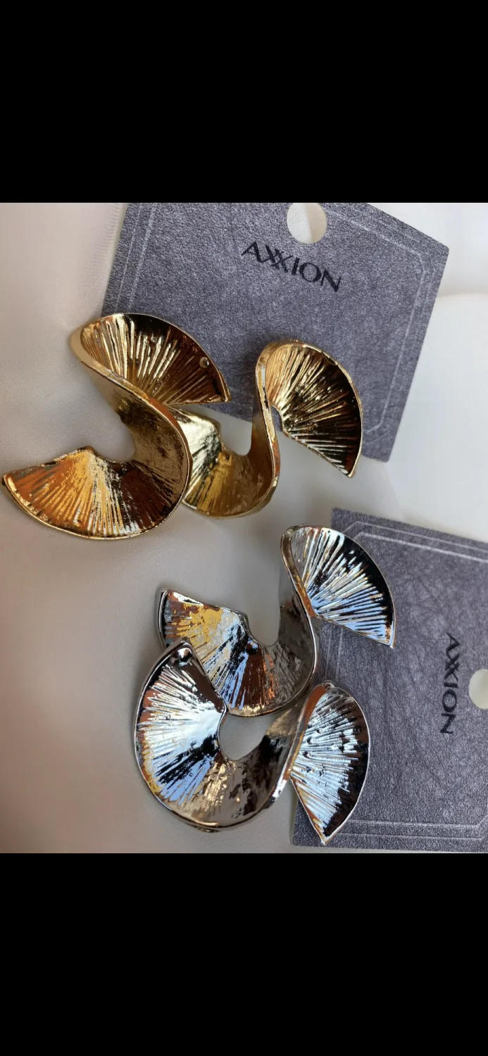 Gold desenli küpe 2